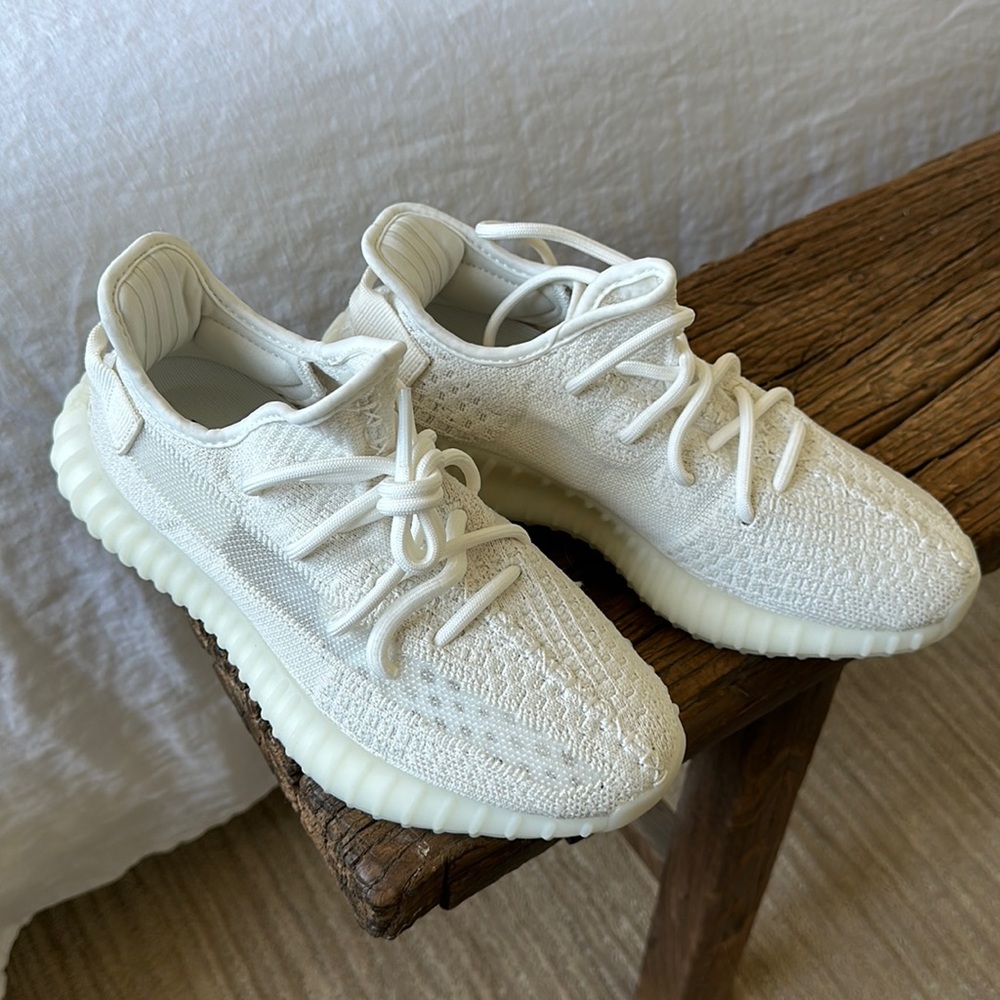 White Yeezy 350 V2